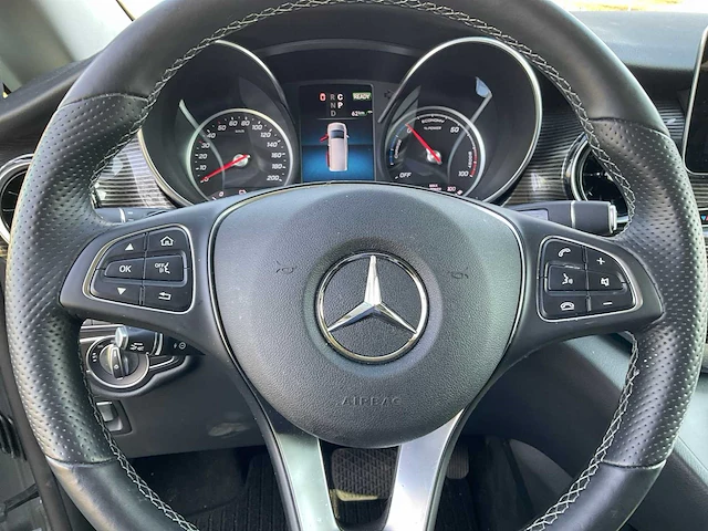 Mercedes-benz eqv 300 l3 avantgarde personenauto (8 personen) - afbeelding 7 van  36