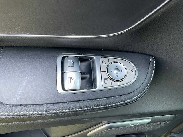Mercedes-benz eqv 300 l3 avantgarde personenauto (8 personen) - afbeelding 10 van  36