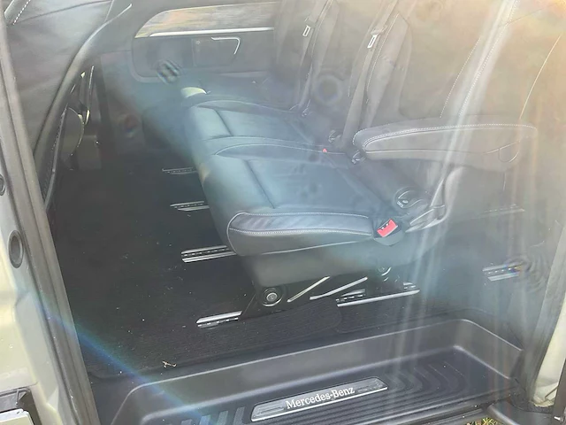 Mercedes-benz eqv 300 l3 avantgarde personenauto (8 personen) - afbeelding 13 van  36