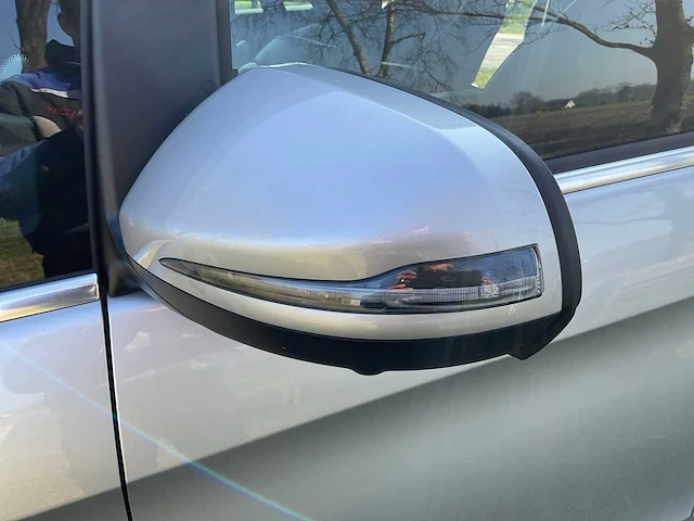 Mercedes-benz eqv 300 l3 avantgarde personenauto (8 personen) - afbeelding 25 van  36
