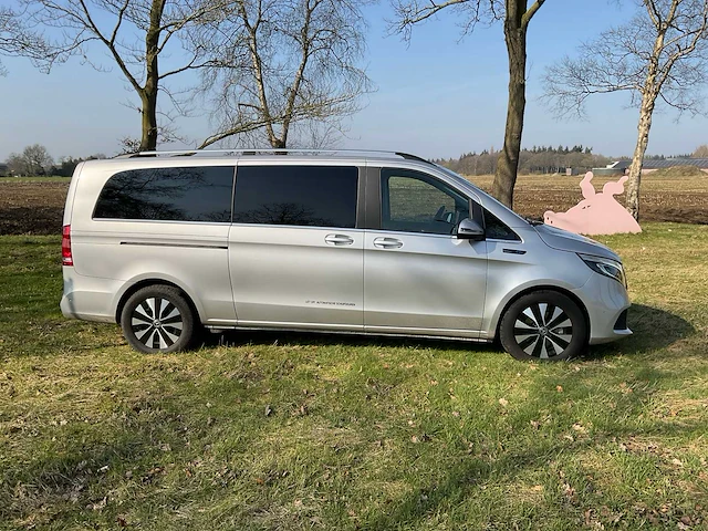 Mercedes-benz eqv 300 l3 avantgarde personenauto (8 personen) - afbeelding 31 van  36