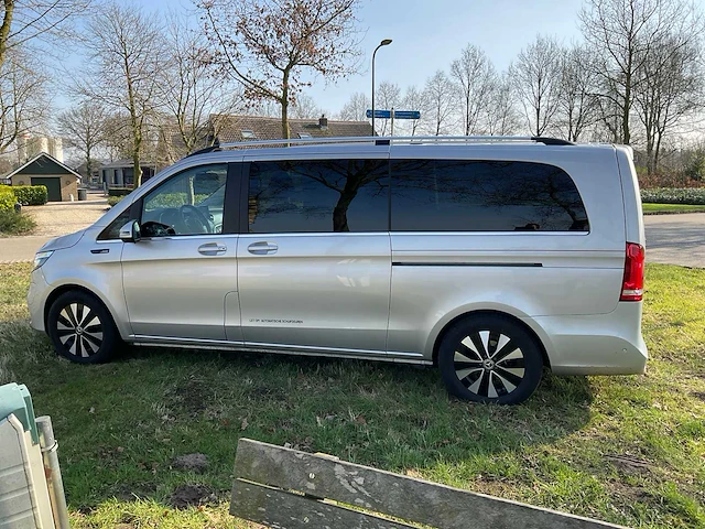 Mercedes-benz eqv 300 l3 avantgarde personenauto (8 personen) - afbeelding 33 van  36