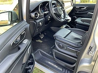 Mercedes-benz eqv 300 l3 avantgarde personenauto (8 personen) - afbeelding 34 van  36