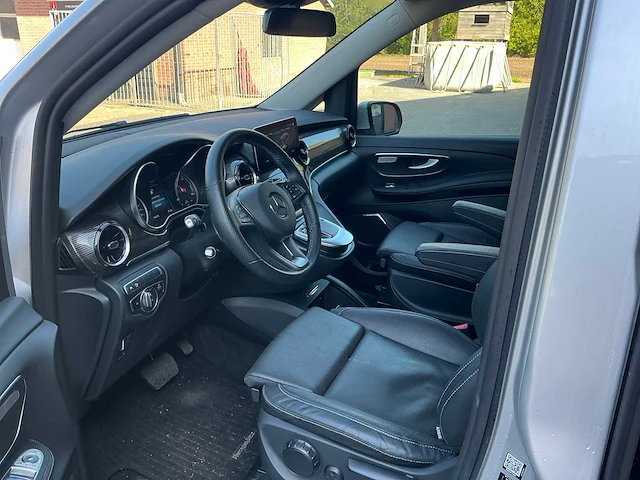Mercedes-benz eqv 300 l3 avantgarde personenauto (8 personen) - afbeelding 6 van  42