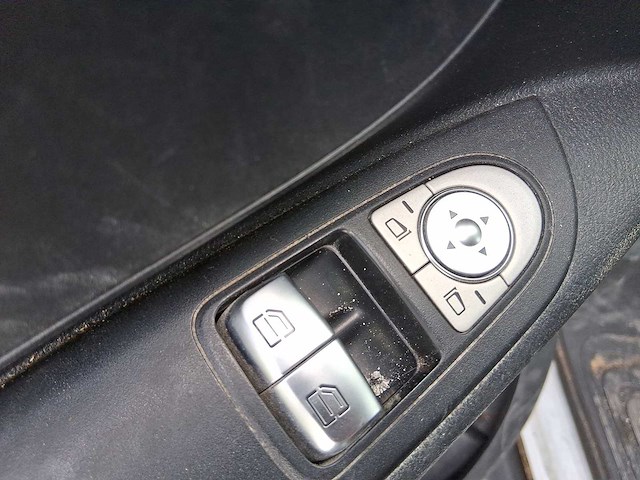 Mercedes-benz evito | vxn-23-l i - afbeelding 28 van  29