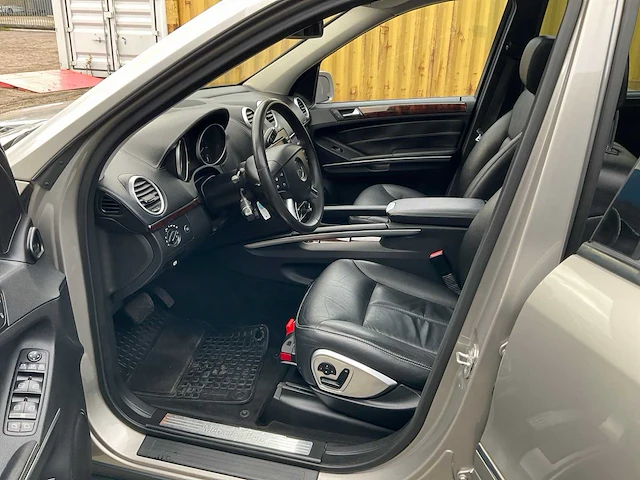 Mercedes-benz gl-klasse 450 v8 4-matic (youngtimer) - afbeelding 3 van  26
