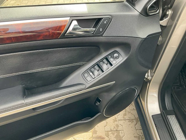 Mercedes-benz gl-klasse 450 v8 4-matic (youngtimer) - afbeelding 16 van  26