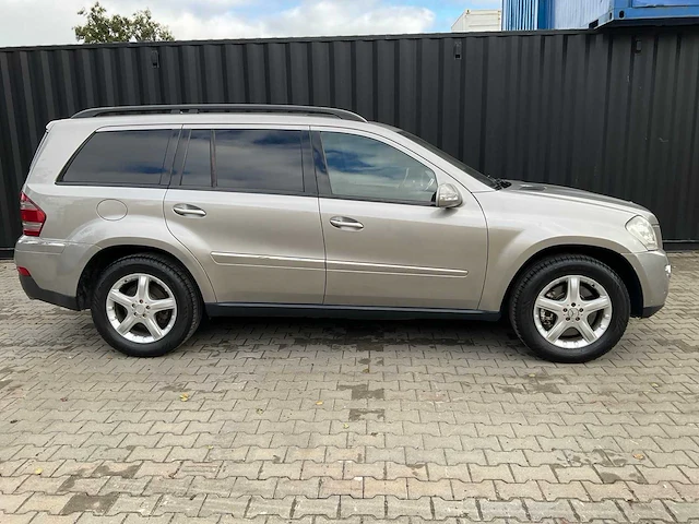 Mercedes-benz gl-klasse 450 v8 4-matic (youngtimer) - afbeelding 25 van  26