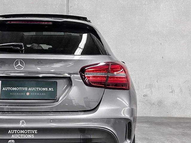 Mercedes-benz gla 200 amg night-edition premium plus 157pk facelift 2018 (origineel-nl), sr-743-f - afbeelding 11 van  54