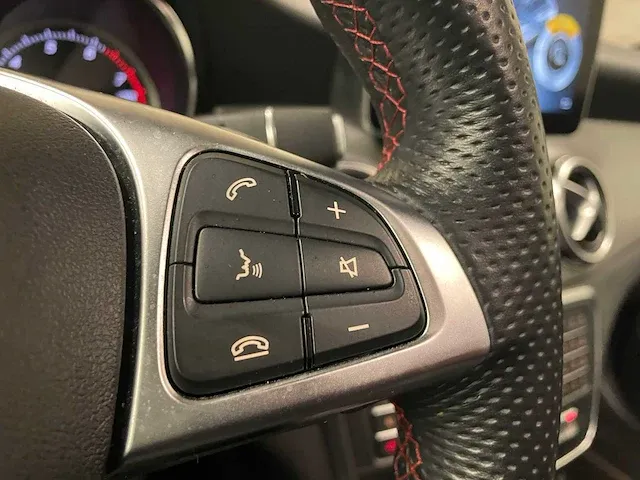 Mercedes-benz gla 200 amg night-edition premium plus 157pk facelift 2018 (origineel-nl), sr-743-f - afbeelding 27 van  54