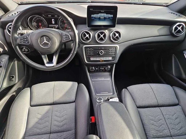 Mercedes-benz gla-klasse 180 business solution | xl-738-l - afbeelding 2 van  11