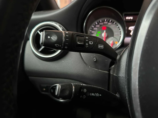 Mercedes-benz gla180 cdi lease edition 109pk 2015 gla-klasse, gf-098-d - afbeelding 16 van  40