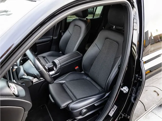 Mercedes-benz glb-klasse 200 automaat 2021 virtual navigatiesysteem stoelverwarming trekhaak 19"inch, r-329-ff - afbeelding 4 van  31