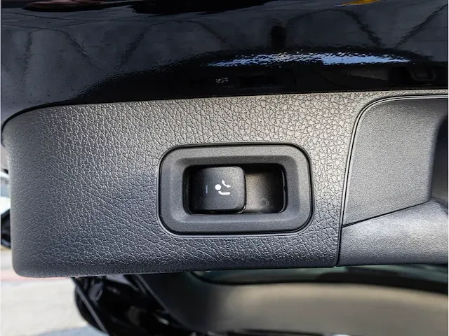 Mercedes-benz glb-klasse 200 automaat 2021 virtual navigatiesysteem stoelverwarming trekhaak 19"inch, r-329-ff - afbeelding 17 van  31