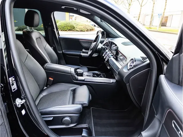 Mercedes-benz glb-klasse 200 automaat 2021 virtual navigatiesysteem stoelverwarming trekhaak 19"inch, r-329-ff - afbeelding 21 van  31