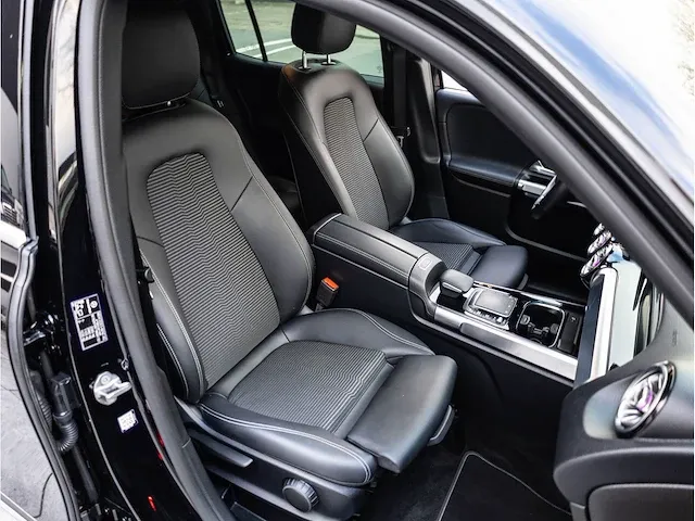 Mercedes-benz glb-klasse 200 automaat 2021 virtual navigatiesysteem stoelverwarming trekhaak 19"inch, r-329-ff - afbeelding 22 van  31