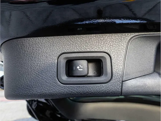 Mercedes-benz glb-klasse 200 automaat 2021 virtual navigatiesysteem stoelverwarming trekhaak 19"inch, r-329-ff - afbeelding 17 van  31