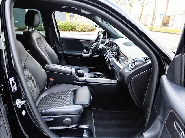 Mercedes-benz glb-klasse 200 automaat 2021 virtual navigatiesysteem stoelverwarming trekhaak 19"inch, r-329-ff - afbeelding 21 van  31