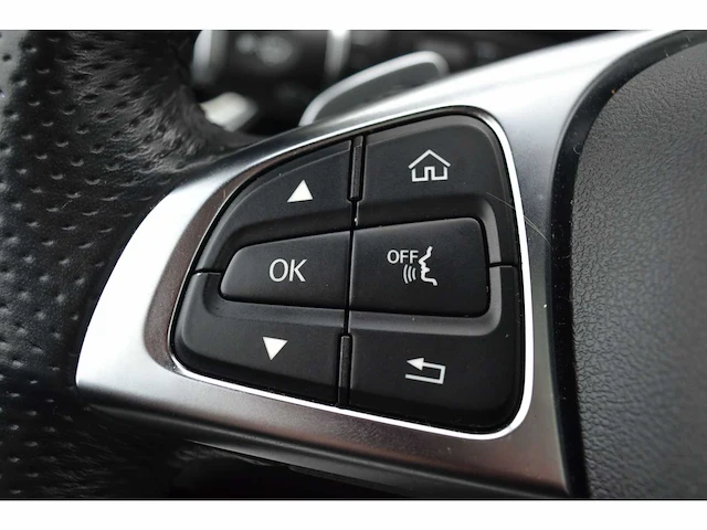 Mercedes-benz glc amg 4matic - personenauto - afbeelding 18 van  36