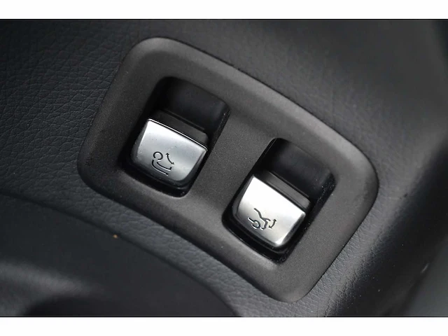 Mercedes-benz glc amg 4matic - personenauto - afbeelding 28 van  36