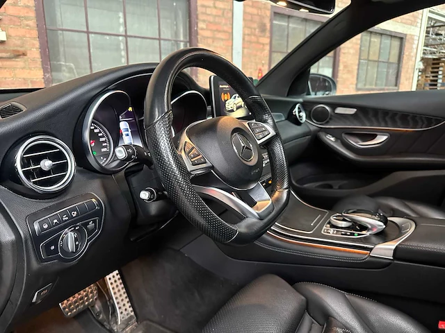 Mercedes-benz glc250 coupe amg line 4matic premium plus 211pk 2018 glc-klasse, xs-575-j - afbeelding 9 van  43