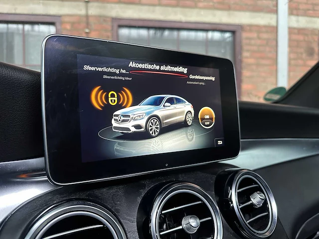 Mercedes-benz glc250 coupe amg line 4matic premium plus 211pk 2018 glc-klasse, xs-575-j - afbeelding 13 van  43
