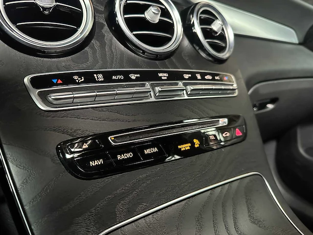 Mercedes-benz glc250 coupe amg line 4matic premium plus 211pk 2018 glc-klasse, xs-575-j - afbeelding 20 van  43
