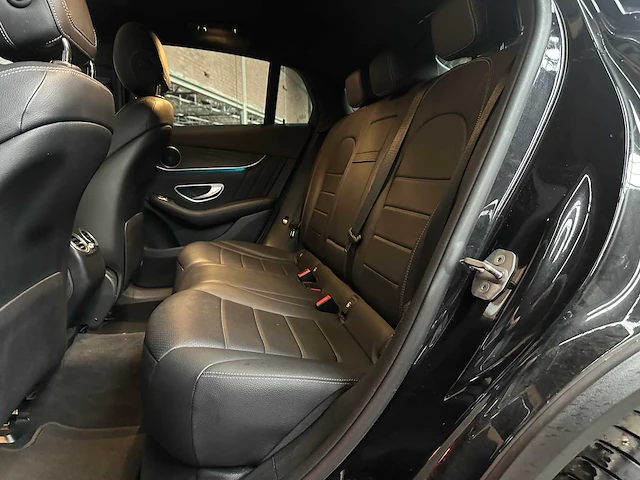 Mercedes-benz glc250 coupe amg line 4matic premium plus 211pk 2018 glc-klasse, xs-575-j - afbeelding 27 van  43