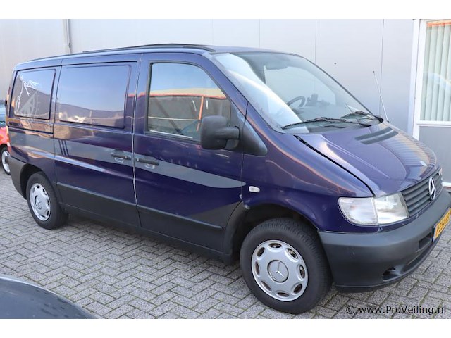 Mercedes-benz kampeerwagen type 108cdi | bwjr. 2003 | kenteken: p-254-rb - afbeelding 1 van  30