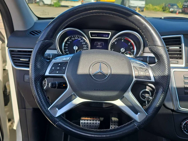 Mercedes-benz m-klasse 250 bluetec 2013 | 7-kbx-00 - afbeelding 8 van  33