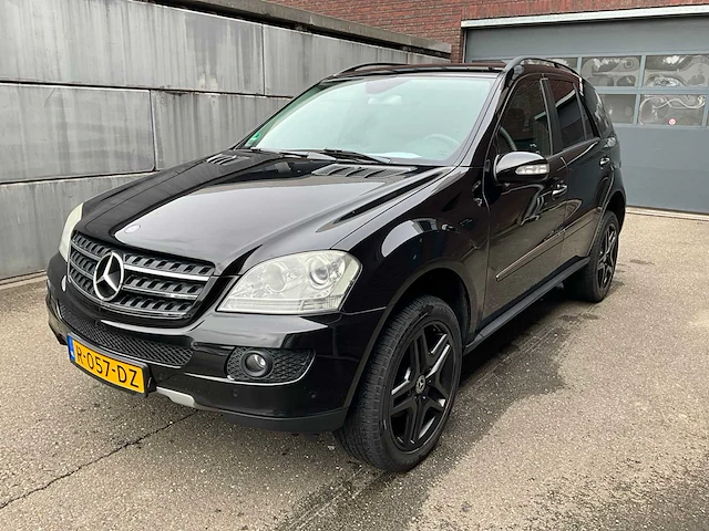 Mercedes-benz m-klasse 350 - personenauto (motor tikt) - afbeelding 1 van  20