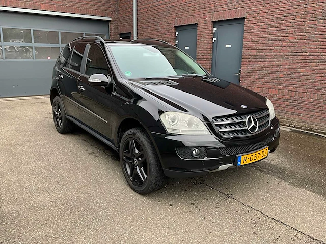Mercedes-benz m-klasse 350 - personenauto (motor tikt) - afbeelding 14 van  20