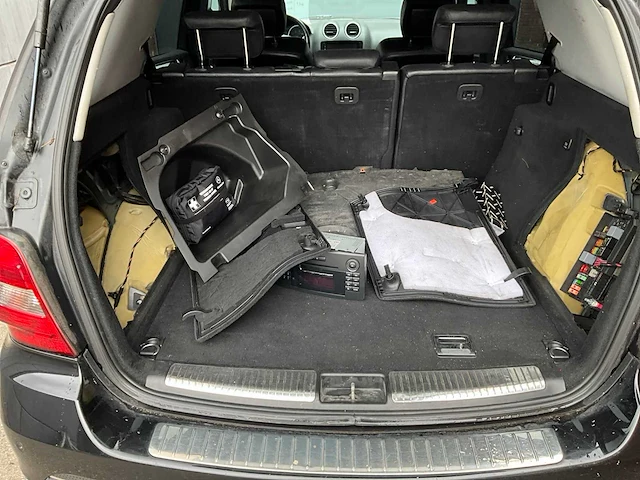 Mercedes-benz m-klasse 350 - personenauto (motor tikt) - afbeelding 18 van  20