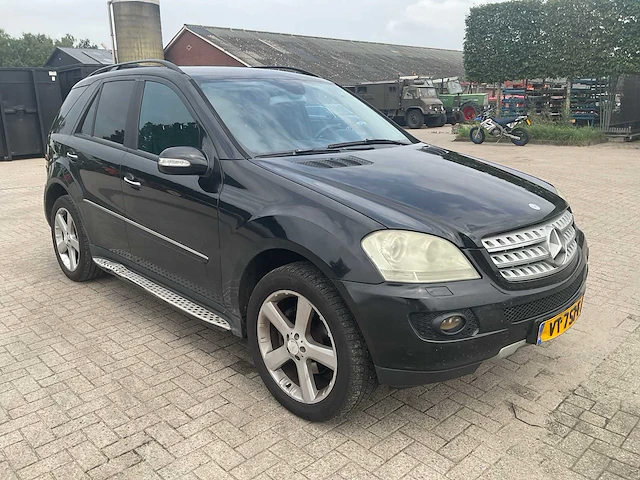 Mercedes-benz ml-klasse personenauto - afbeelding 15 van  21