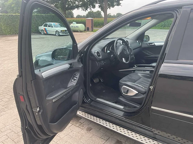 Mercedes-benz ml-klasse personenauto - afbeelding 21 van  21
