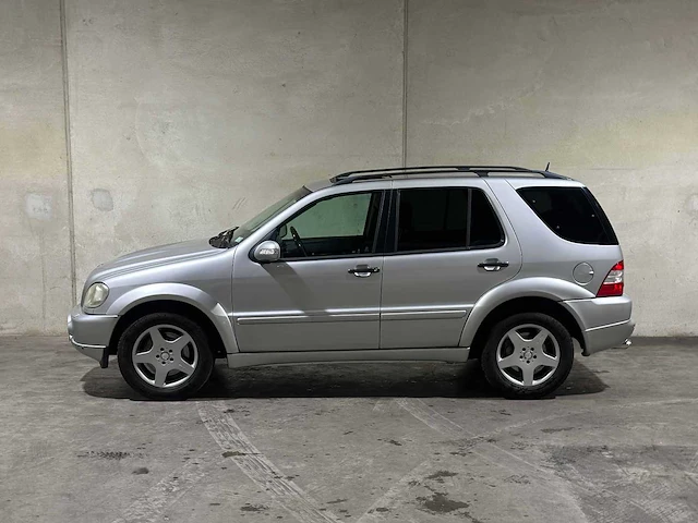 Mercedes-benz ml55 amg 5.5 v8 (btw) 347pk 2003 m-klasse, nl-kenteken youngtimer - afbeelding 11 van  42