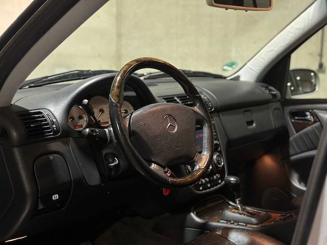 Mercedes-benz ml55 amg 5.5 v8 (btw) 347pk 2003 m-klasse, nl-kenteken youngtimer - afbeelding 13 van  42