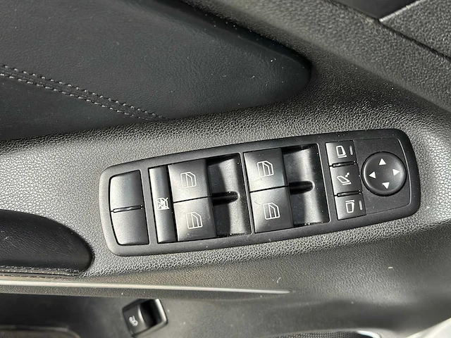 Mercedes-benz ml63 amg 6.3 v8 509pk 2007 ml-klasse - afbeelding 24 van  37