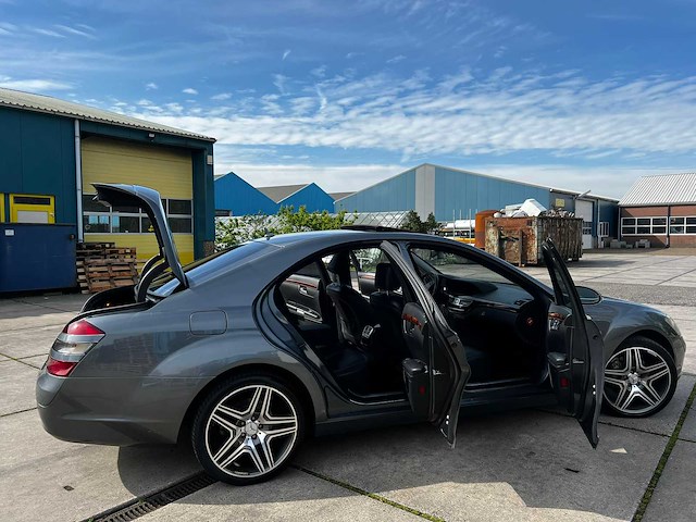 Mercedes-benz s-klasse personenauto - afbeelding 19 van  22
