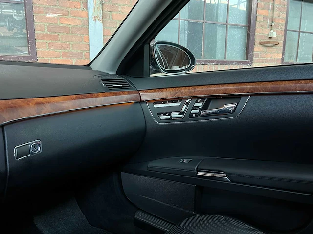 Mercedes-benz s500 lang amg 5.5 v8 -designo- 387pk 2006 s-klasse -youngtimer- - afbeelding 32 van  67
