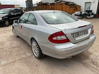 Mercedes-benz sedan 209 personenauto - afbeelding 4 van  12