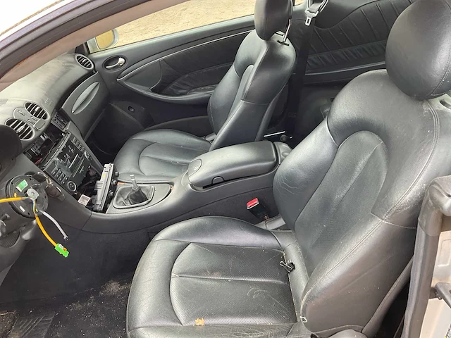 Mercedes-benz sedan 209 personenauto - afbeelding 8 van  12