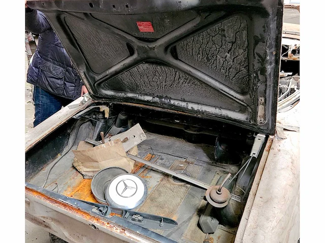 Mercedes-benz sl 'pagode' automatic (project / 'rollend chassis') - afbeelding 11 van  28