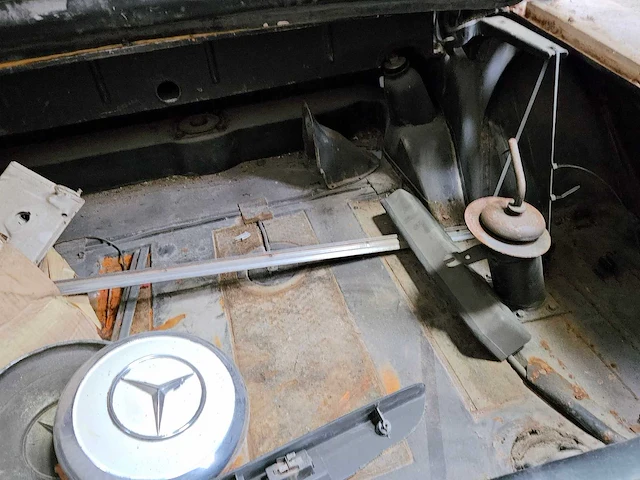 Mercedes-benz sl 'pagode' automatic (project / 'rollend chassis') - afbeelding 13 van  28