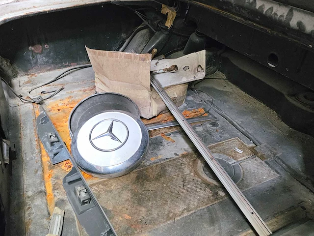 Mercedes-benz sl 'pagode' automatic (project / 'rollend chassis') - afbeelding 14 van  28