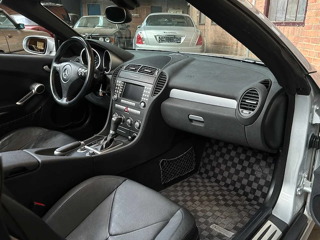 Mercedes-benz slk350 3.5 v6 272pk 2006 airscarf slk-klasse youngtimer - afbeelding 31 van  41