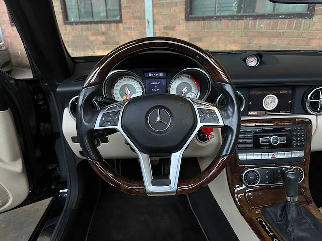 Mercedes-benz slk350 3.5 v6 306pk 2011 slk-klasse (43.000 km) - afbeelding 21 van  37