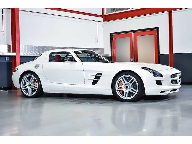 Mercedes-benz sls amg "gullwing" coupe 6,3l v8 - 2013 - afbeelding 7 van  89