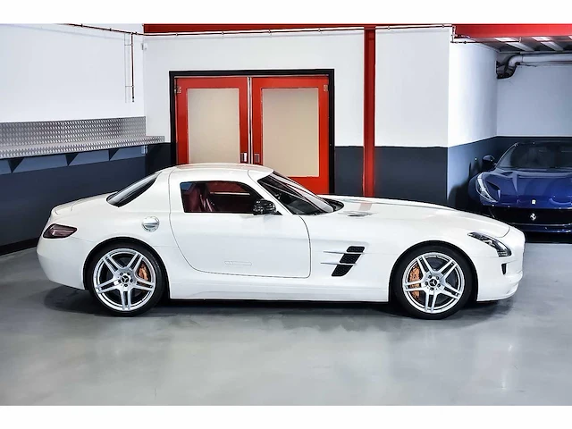 Mercedes-benz sls amg "gullwing" coupe 6,3l v8 - 2013 - afbeelding 8 van  89