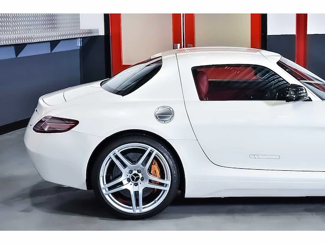 Mercedes-benz sls amg "gullwing" coupe 6,3l v8 - 2013 - afbeelding 10 van  89